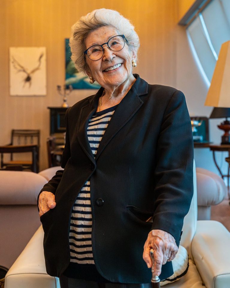 Manuela Maria - Helena da Bernarda